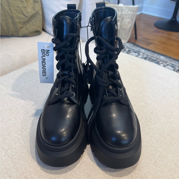 No Boundaries Women's Lug Sole Combat Boots, Black, Sz 7, NWT - Picture 2 of 8